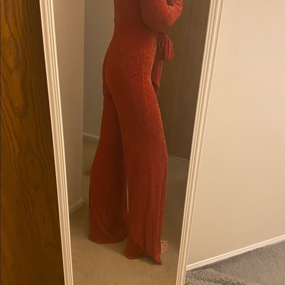 Gibiu USA NWT red with silver threads tie waist jumpsuit - Picture 5 of 12